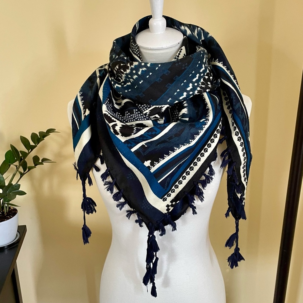 Geometric Blanket Tassel Scarf